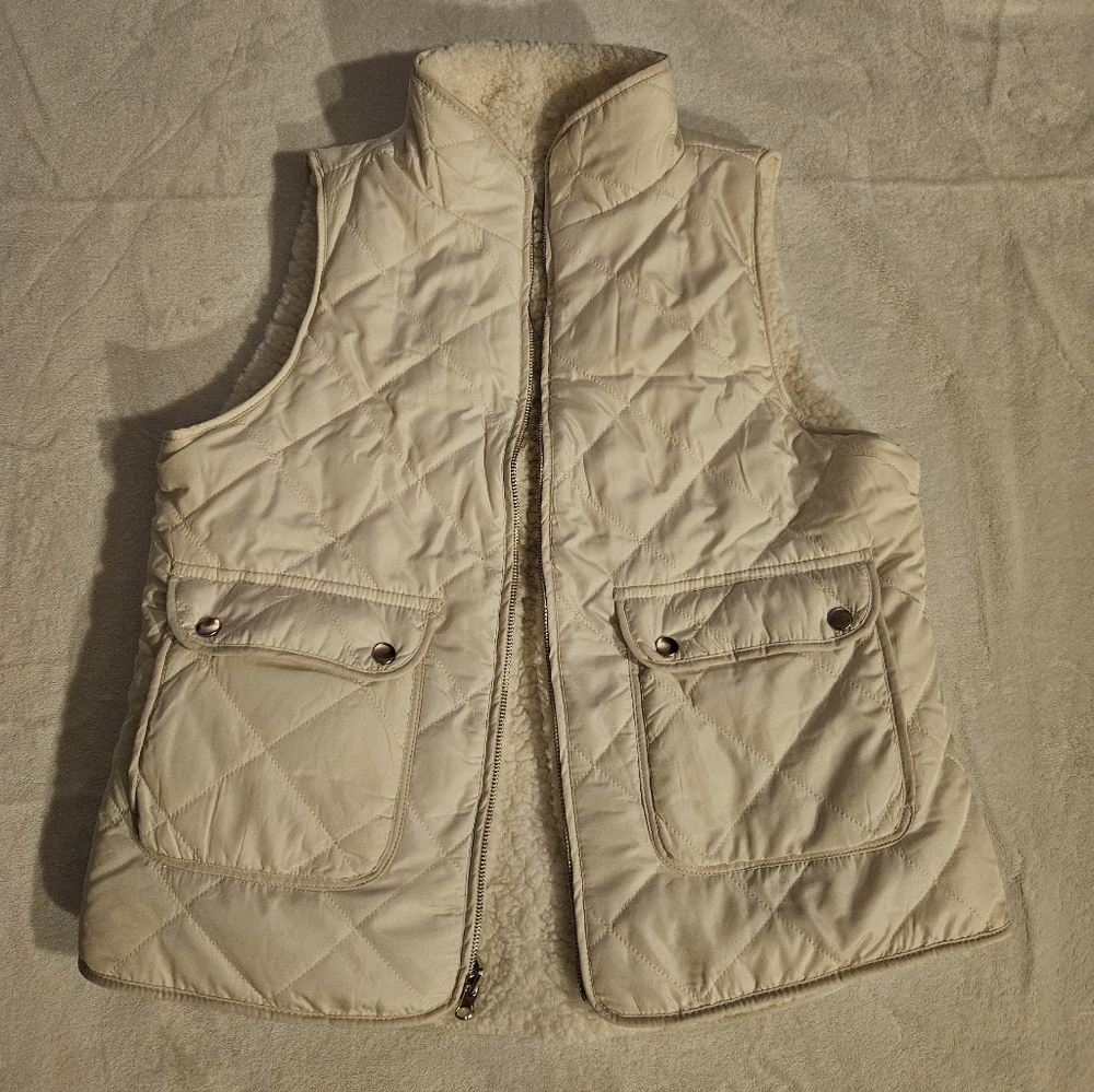 Francesca's white reversible Puffer/Teddy vest